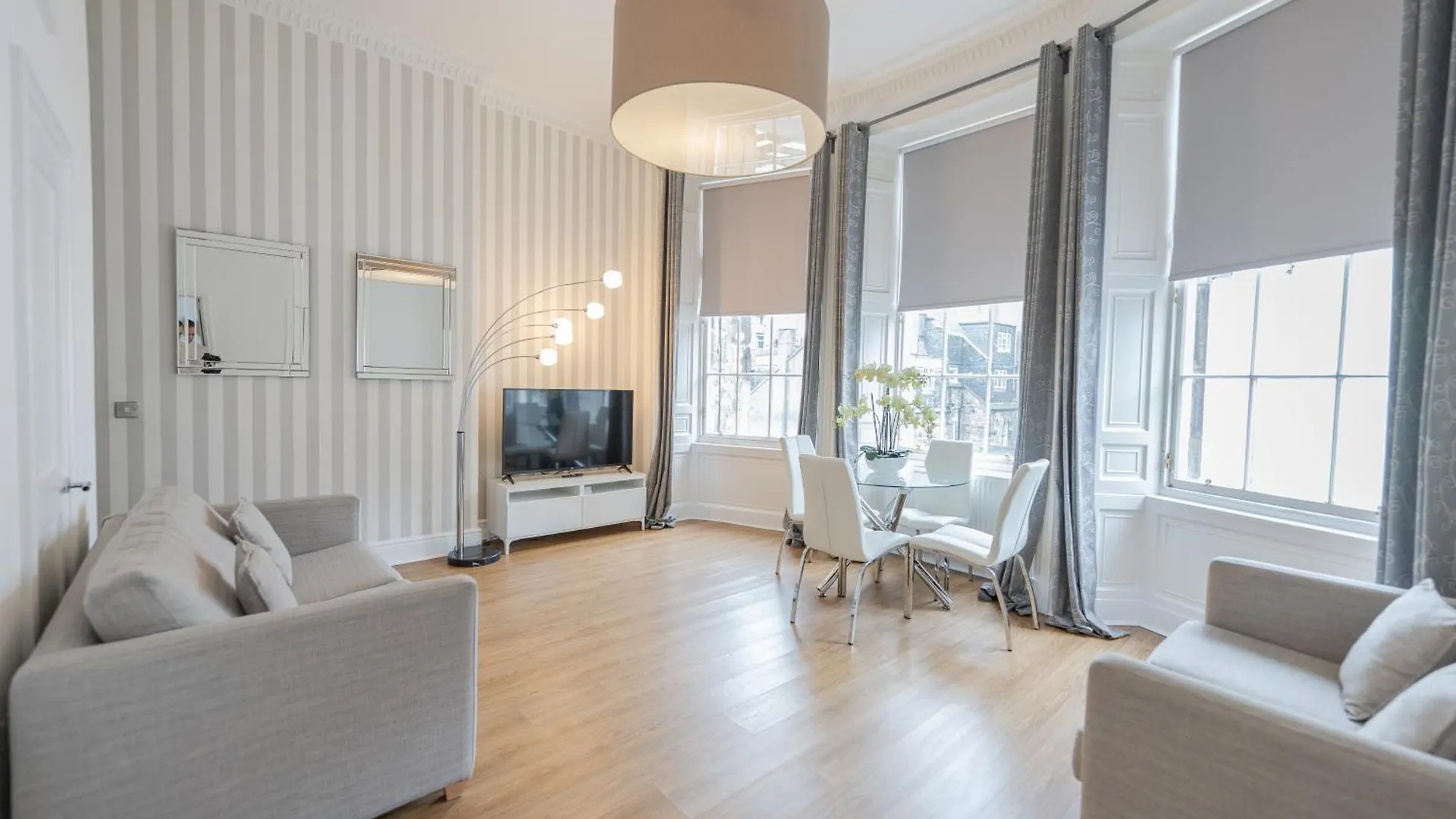 Edinburgh Castle Apartments Ξενοδοχείο με διαμερίσματα