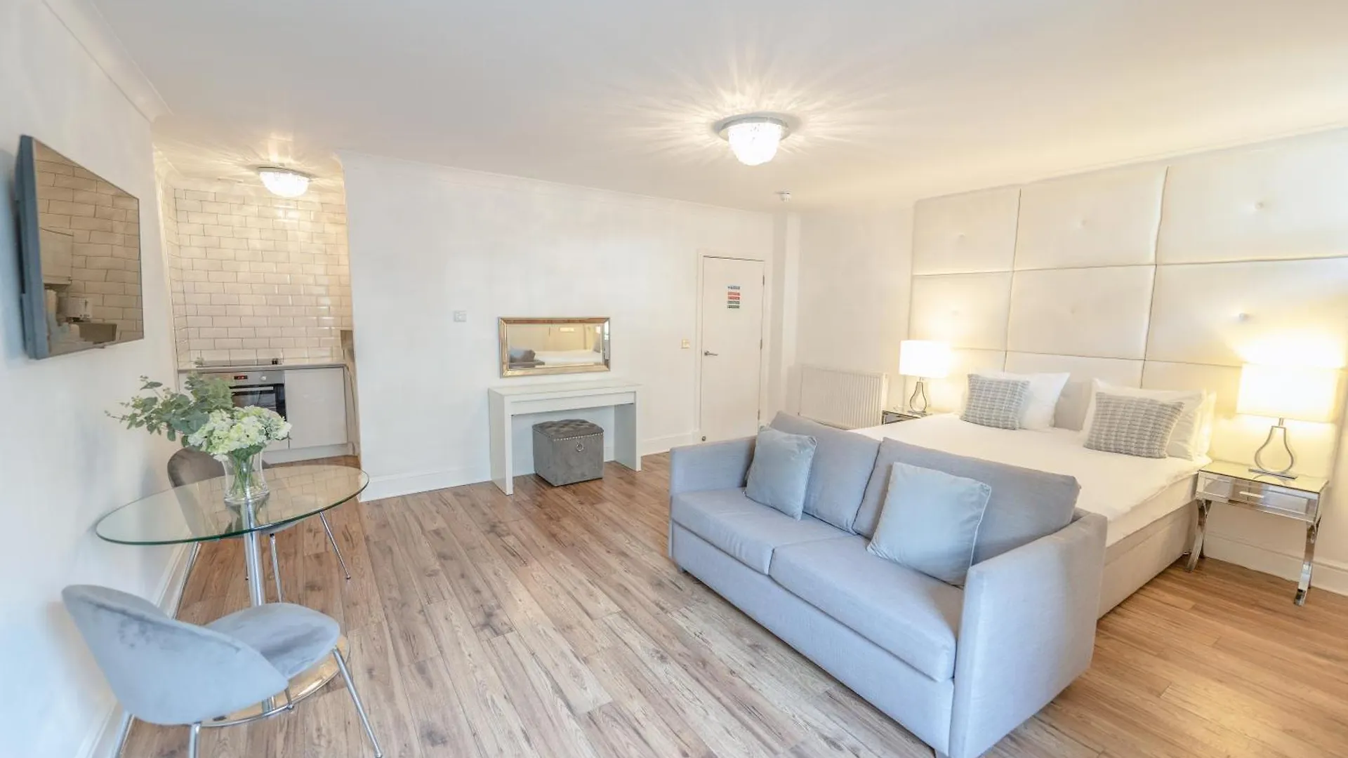 Edinburgh Castle Apartments Ξενοδοχείο με διαμερίσματα