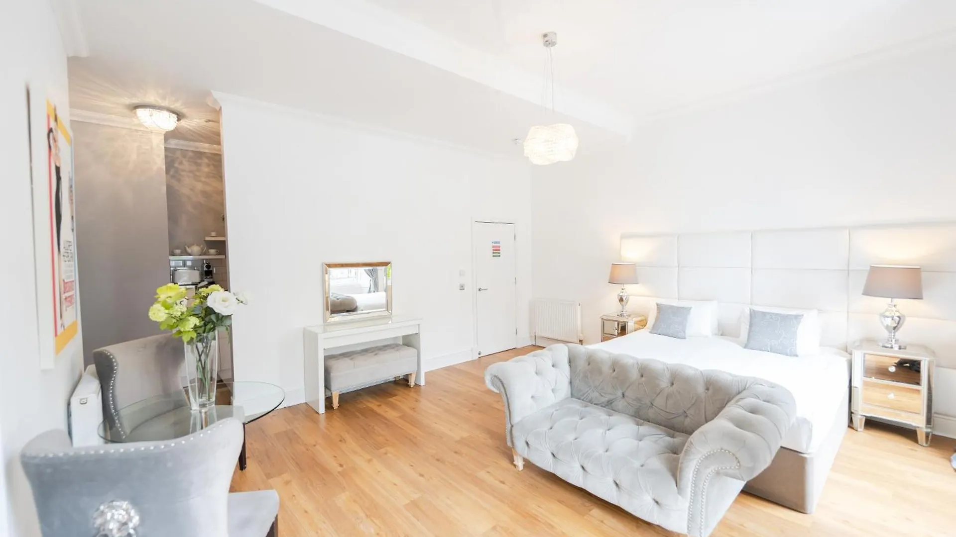 Edinburgh Castle Apartments Aparthotel
