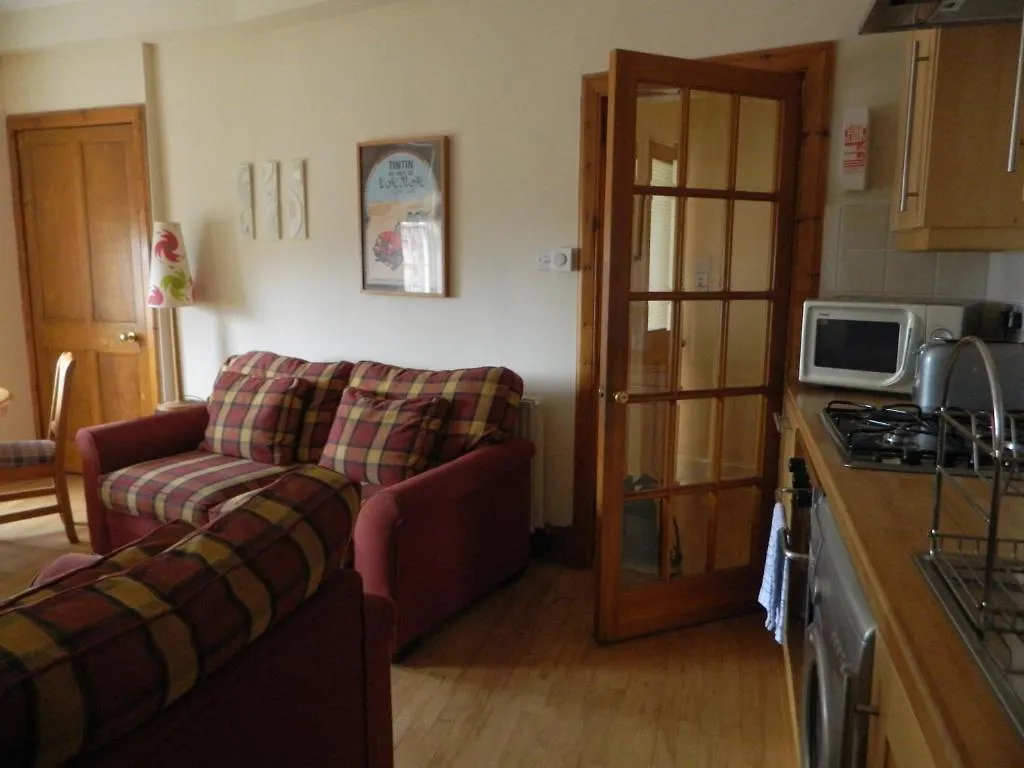 Edinburgh Castle Apartments