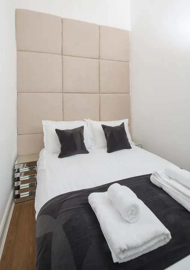 Edinburgh Castle Apartments 3*,  United Kingdom