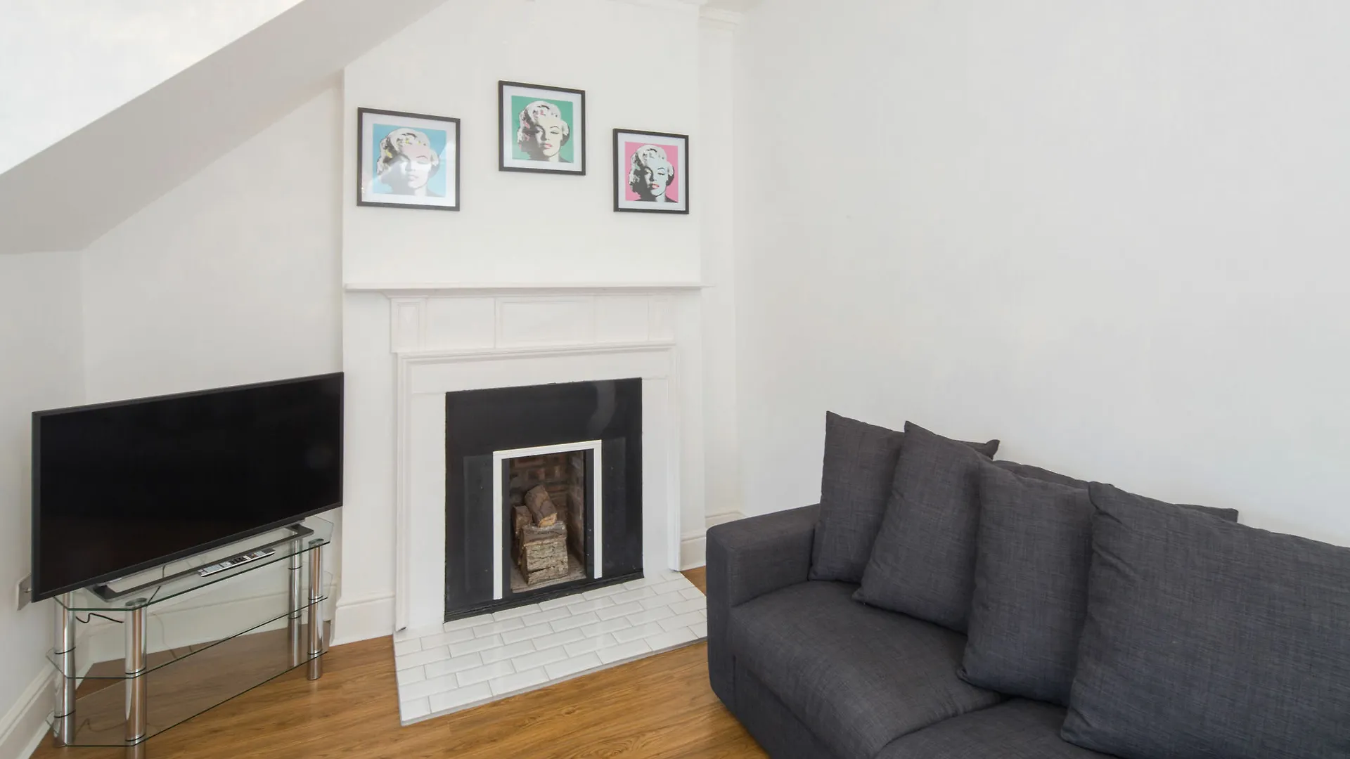 Edinburgh Castle Apartments 3*,