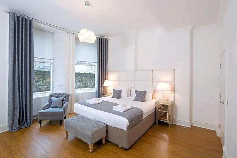 Edinburgh Castle Apartments Aparthotel